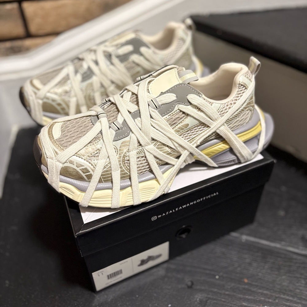 Azalea Wang Official Selie-White Sneakers US size 11